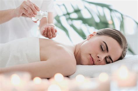 Massage sensuel complet du corps Massage érotique Aarbourg